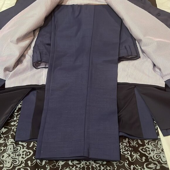 Tommy Hilfiger 3 Piece Navy Suit Jacket, very nice 44S PANTS 36/30 - Picture 5 of 10